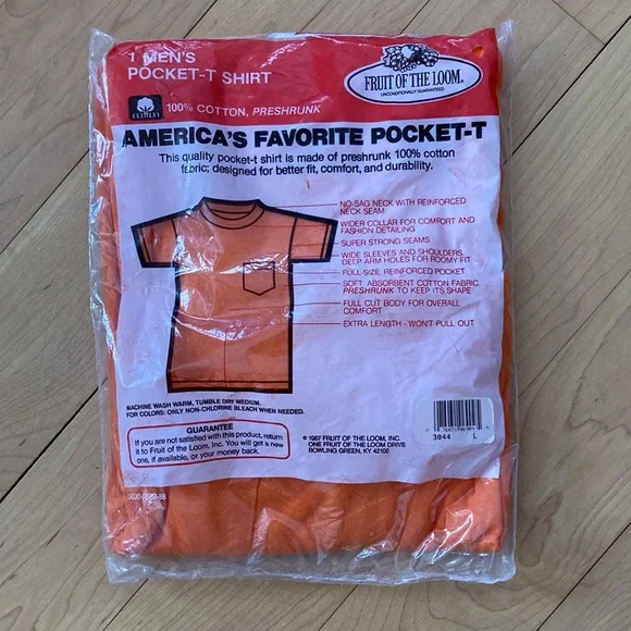 NWOT- Men’s Fruit Of The Loom T-Shirt (L) - Picture 2 of 2